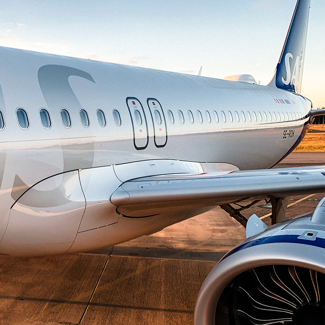 SAS airliner