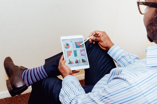 Analyse der SEO-KPIs mithilfe des Tablets